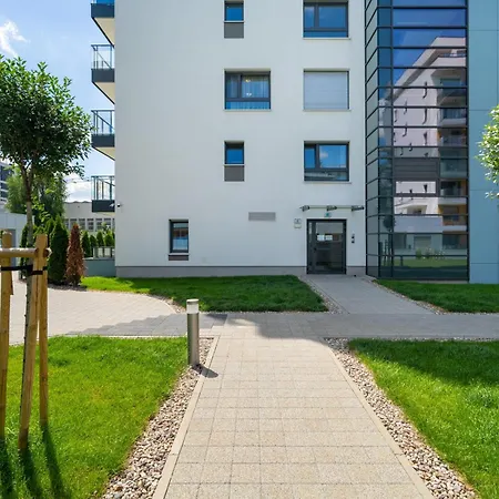 W Zielonej Okolicy Poznania Z Parkingiem By Renters * פוזנן