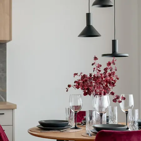 W Zielonej Okolicy Poznania Z Parkingiem By Renters