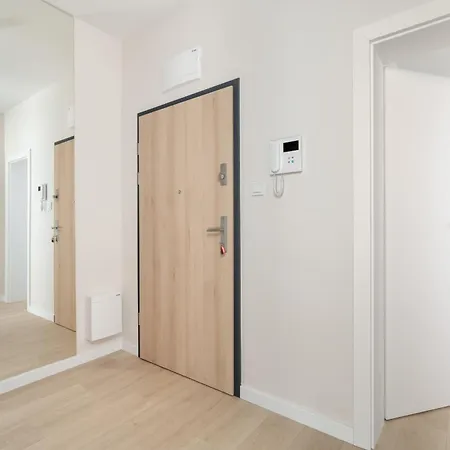 Apartamento W Zielonej Okolicy Poznania Z Parkingiem By Renters