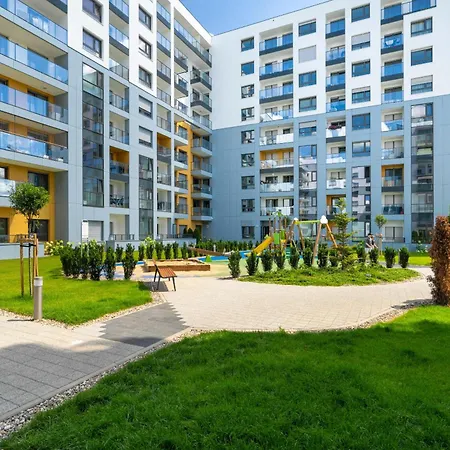 W Zielonej Okolicy Poznania Z Parkingiem By Renters Διαμέρισμα *